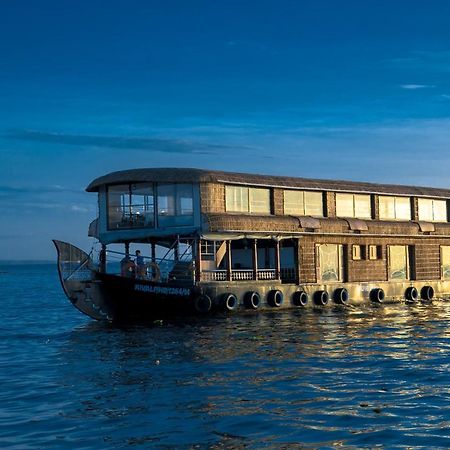 Отель Harmony Houseboats Alappuzha Экстерьер фото