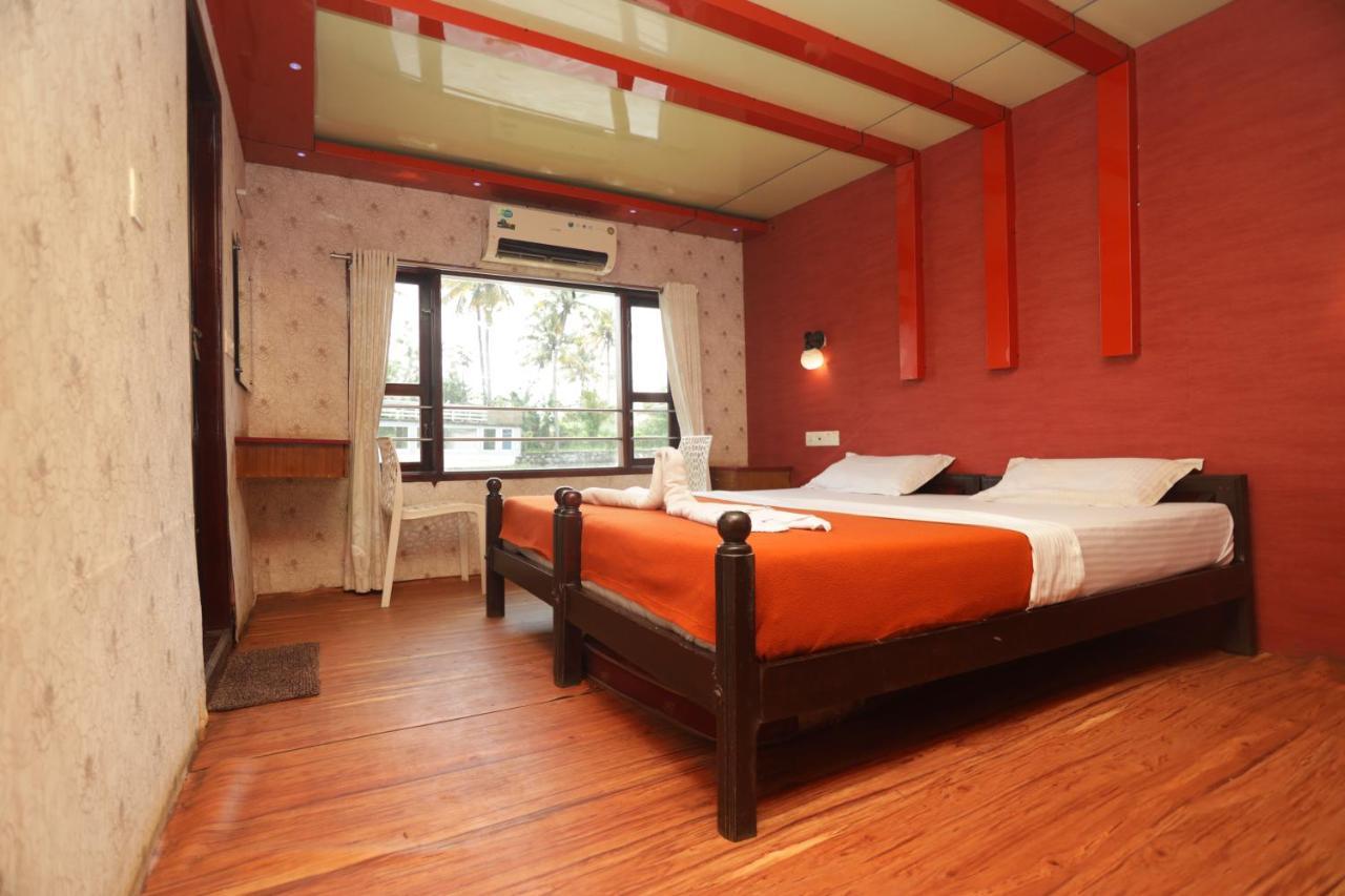 Отель Harmony Houseboats Alappuzha Экстерьер фото