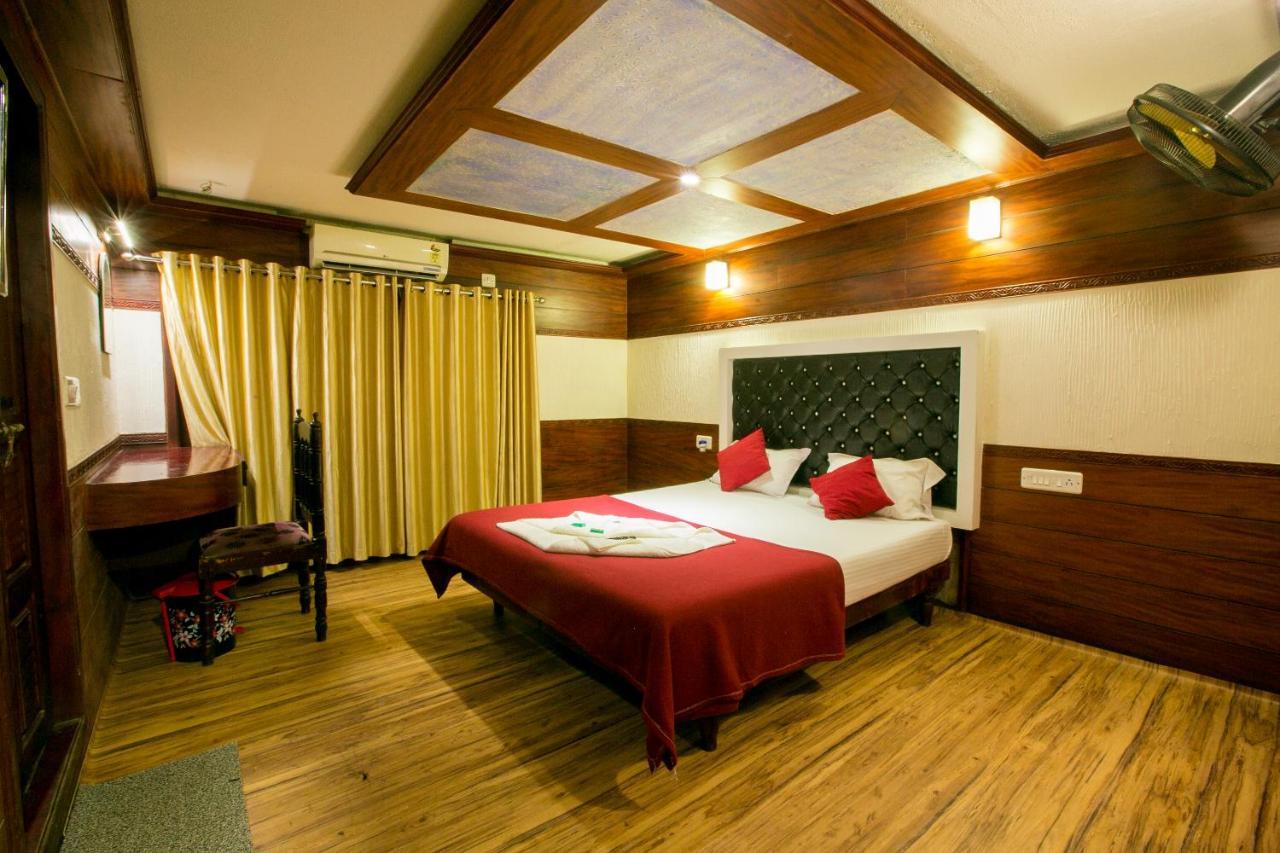 Отель Harmony Houseboats Alappuzha Экстерьер фото